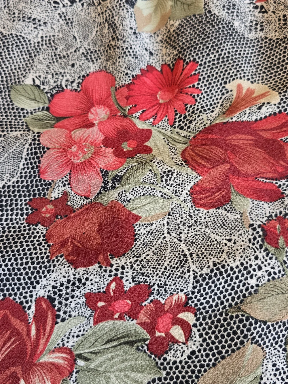Vintage Dress Barn Floral A-Line Midi Skirt in Red and Cream, Size 1x